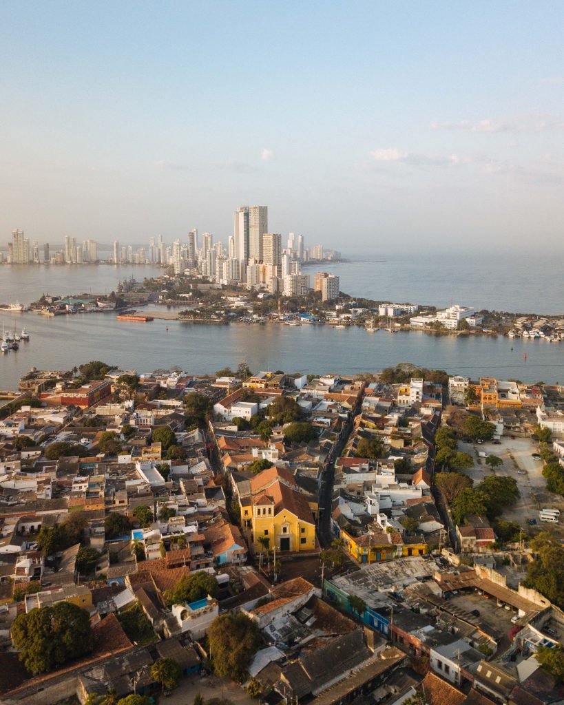 Église de la Sainte Trinité dans le quartier de Getsemani depuis Drone-witandfolly.co-1