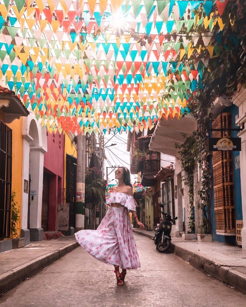 Colorful streets of the Old Walled City in Cartagena #6 - witandfolly.co