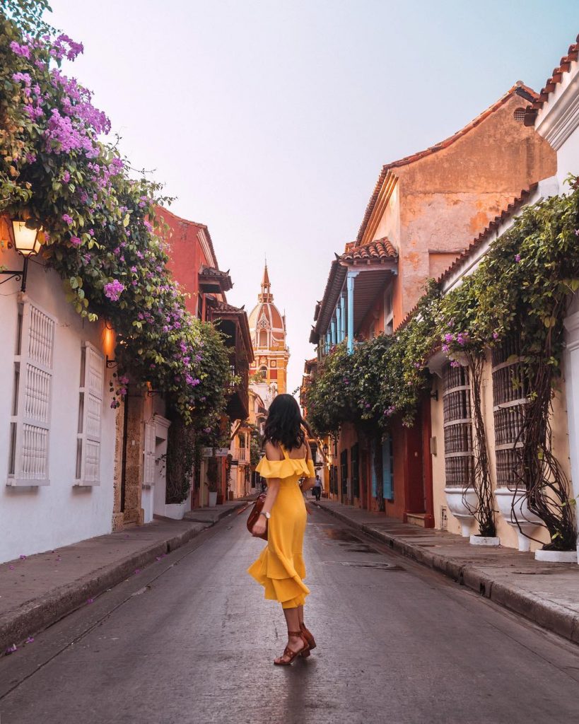 Colorful streets of the Old Walled City in Cartagena #7 - witandfolly.co