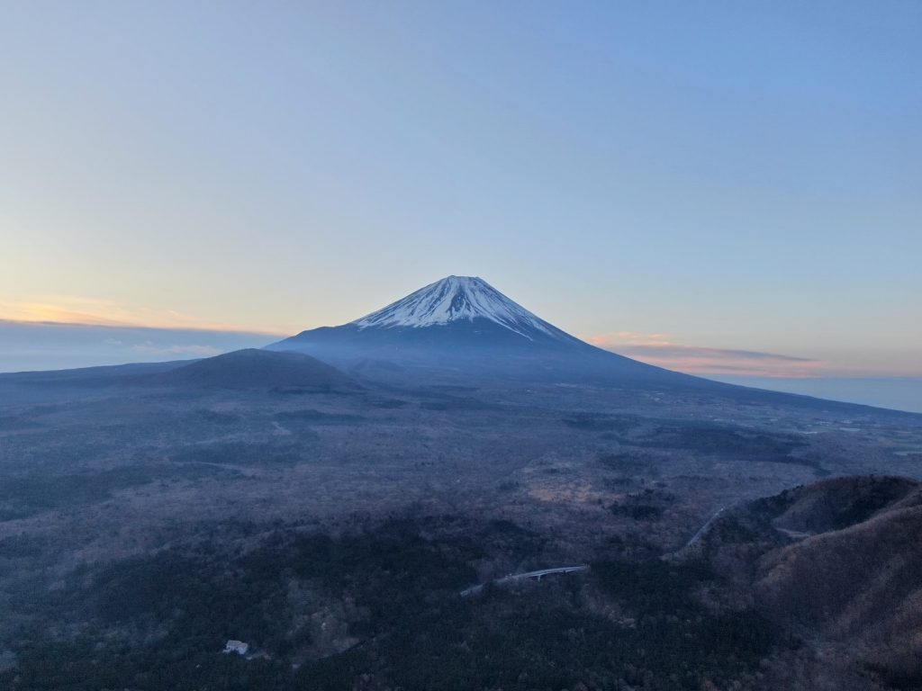 Mountain in Japan - Photo by Andrew Miller on Unsplash