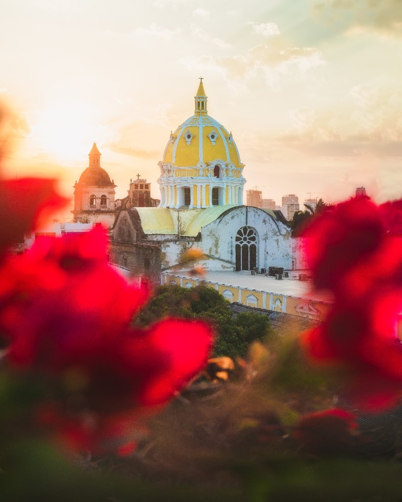 San Pedro Claver Kirche bei Sonnenuntergang Hochformat - witandfolly.co