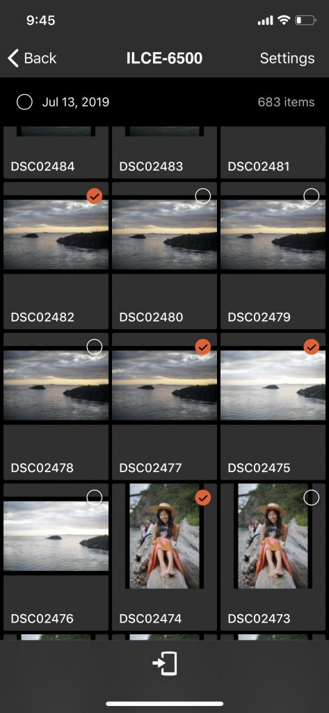 selection screen for photos to transfer on imaging edge mobile app