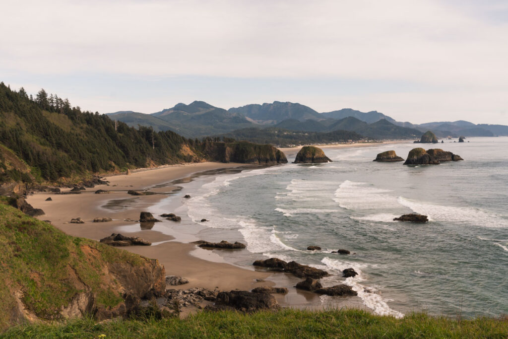 image of the oregon coast from ecola state park lookout point